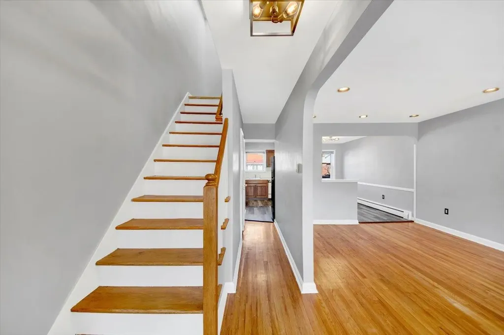 2443 Fish Avenue Bronx NY 10469