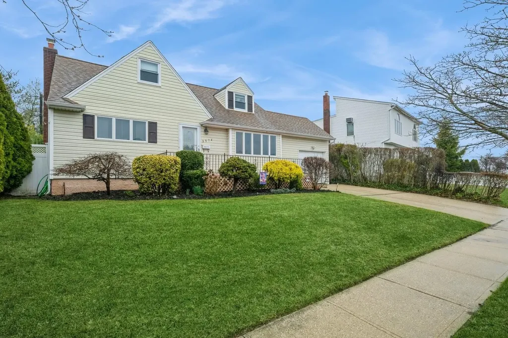 3574 Sarah Drive Wantagh NY 11793