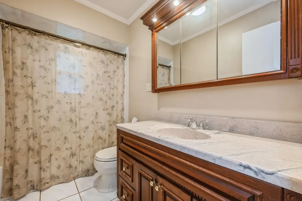3574 Sarah Drive Wantagh NY 11793