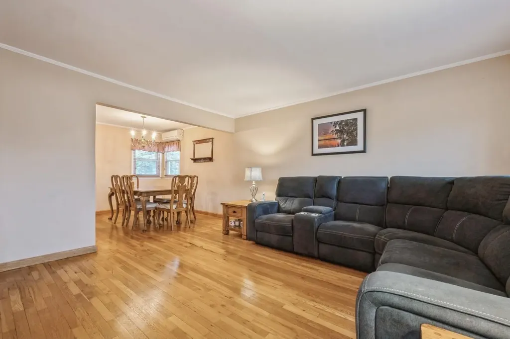 3574 Sarah Drive Wantagh NY 11793