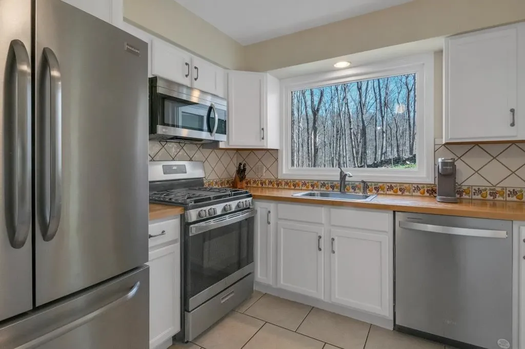 19 Bittersweet Lane Mount Kisco NY 10549