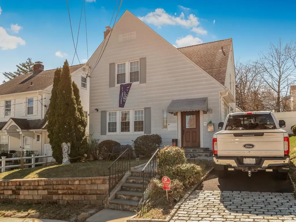 34 Kinross Place Yonkers NY 10703