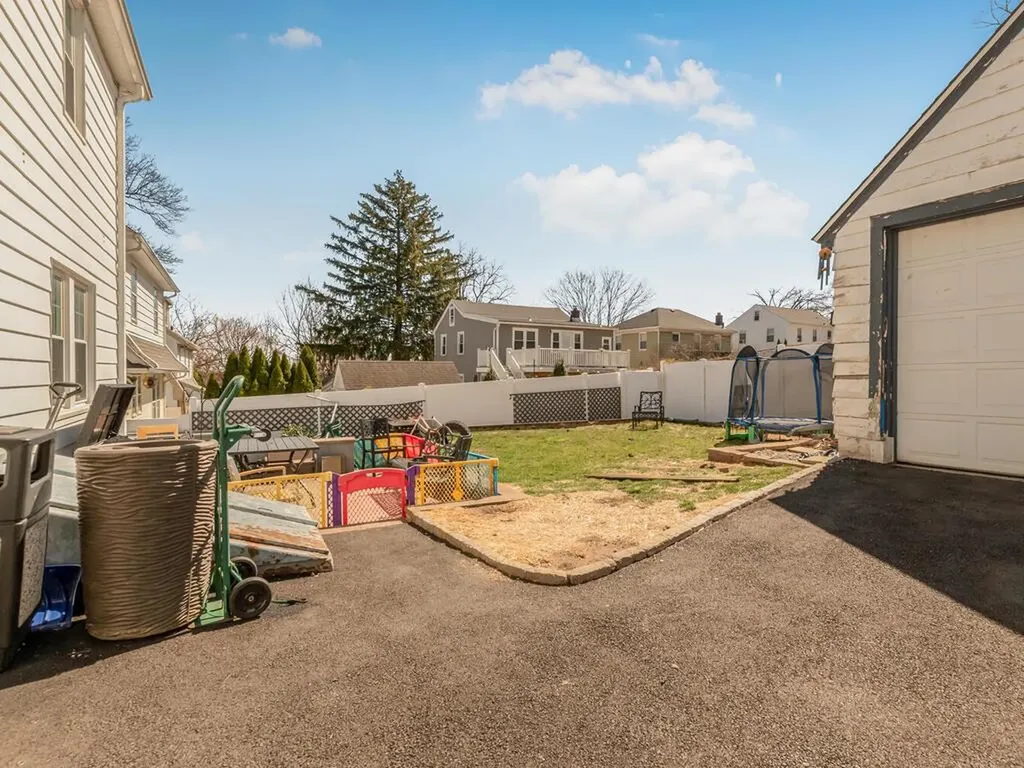 34 Kinross Place Yonkers NY 10703