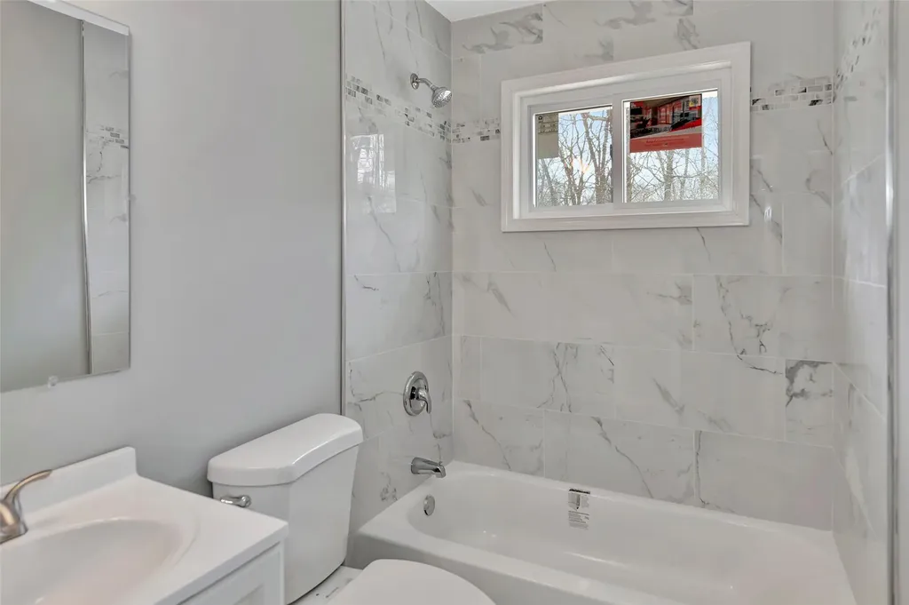 154 Meadowmere Avenue Mastic NY 11950