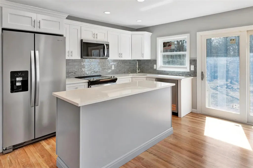 154 Meadowmere Avenue Mastic NY 11950