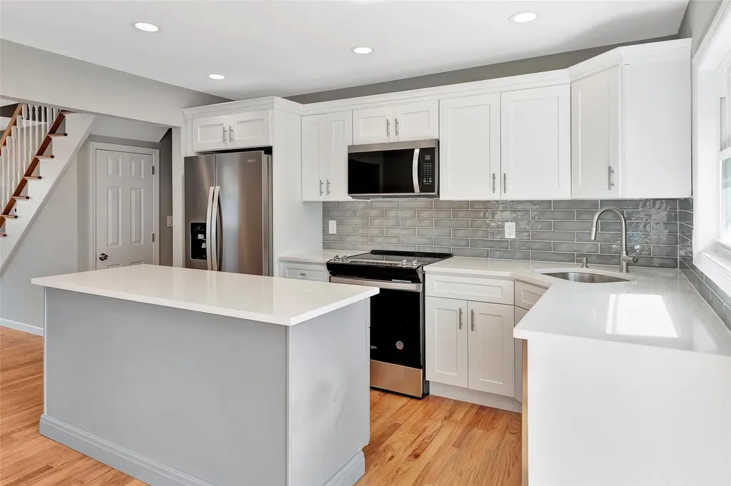 154 Meadowmere Avenue Mastic NY 11950