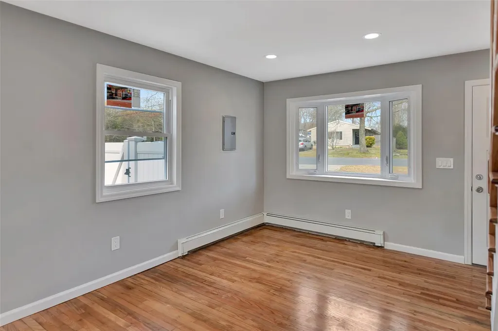 154 Meadowmere Avenue Mastic NY 11950