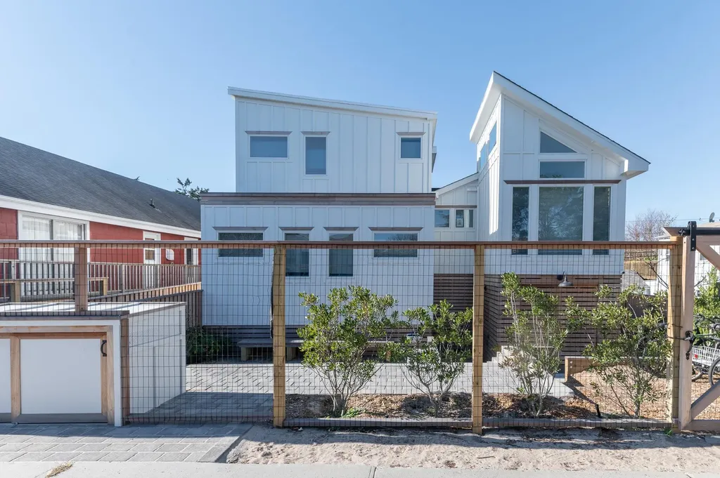 64 Bungalow Walk Ocean Beach NY 11770
