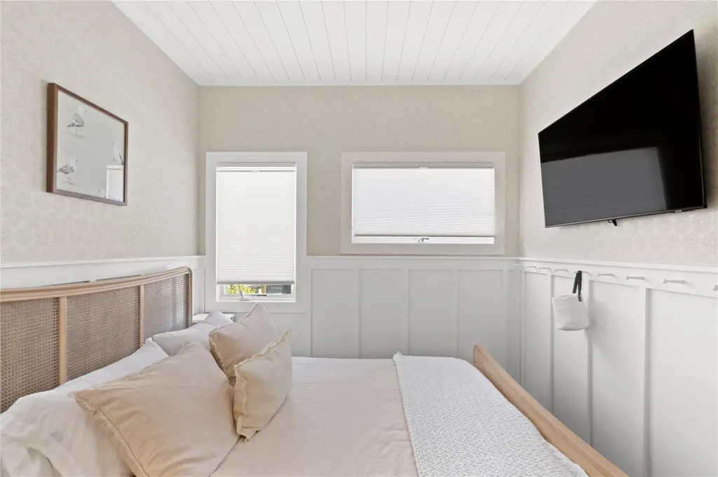 64 Bungalow Walk Ocean Beach NY 11770
