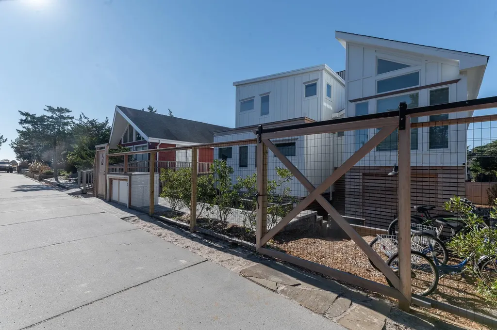 64 Bungalow Walk Ocean Beach NY 11770