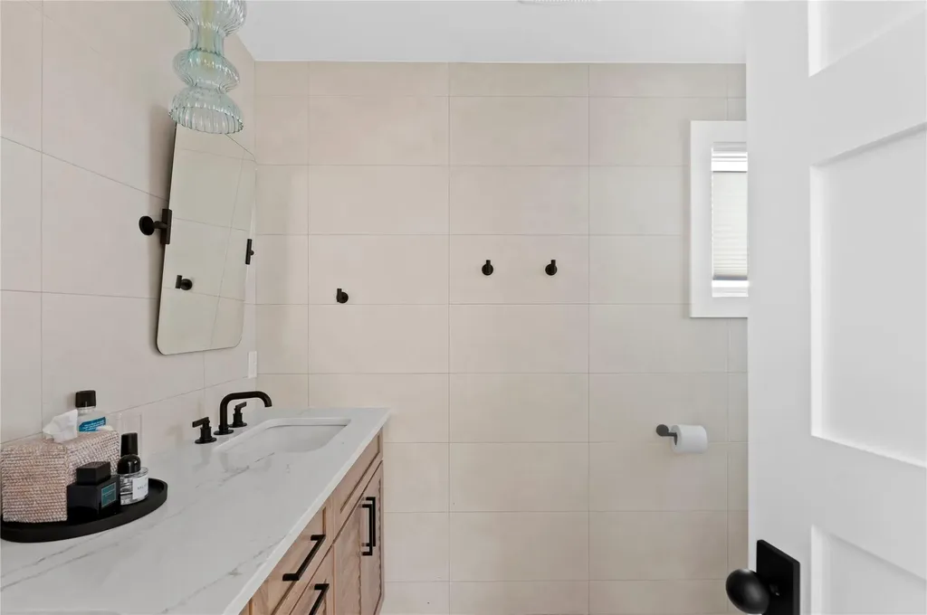 64 Bungalow Walk Ocean Beach NY 11770