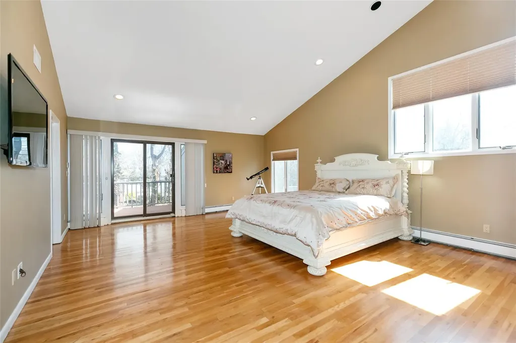 600 Oakridge Lane Albertson NY 11507