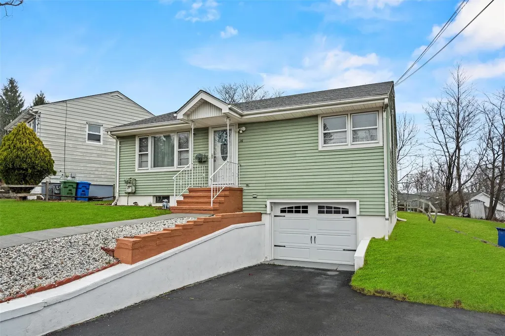 16 Robertson Drive Middletown NY 10940