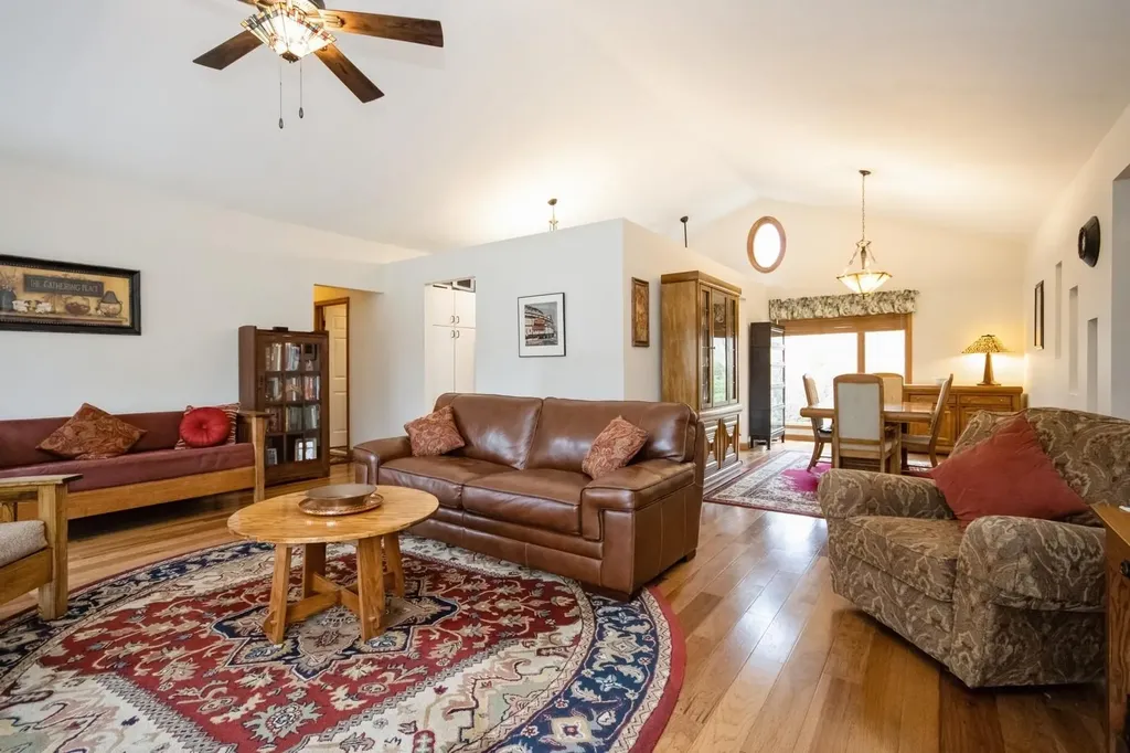12 Red Oak Lane Fishkill NY 12524