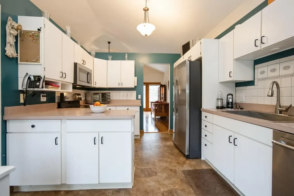12 Red Oak Lane Fishkill NY 12524