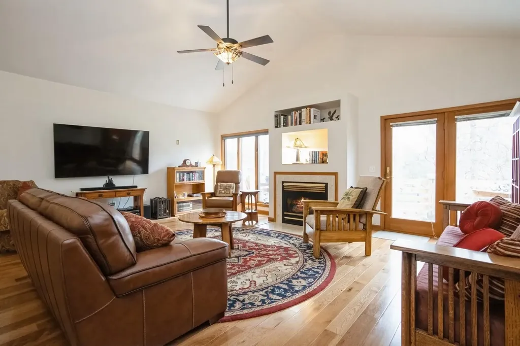 12 Red Oak Lane Fishkill NY 12524