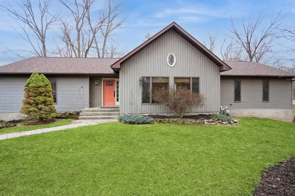 12 Red Oak Lane Fishkill NY 12524
