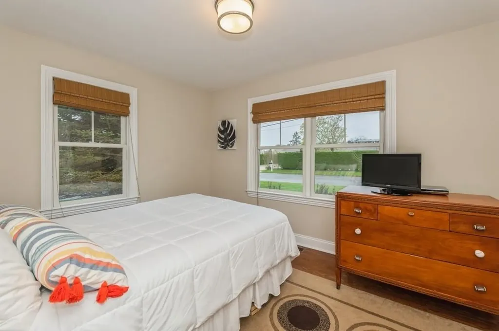 8 Powers Drive Southampton NY 11968