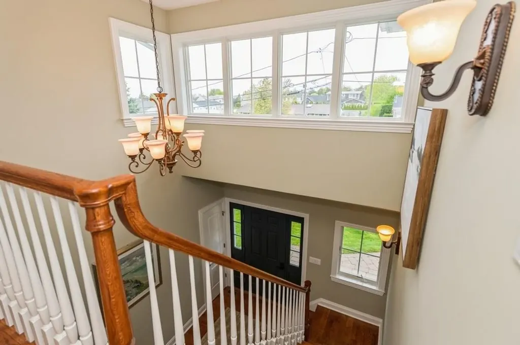 8 Powers Drive Southampton NY 11968