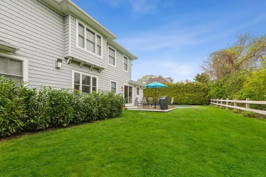 8 Powers Drive Southampton NY 11968