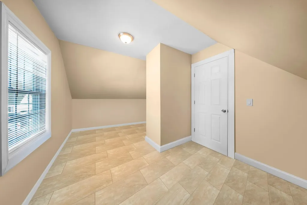 20 Anne Lane Central Islip NY 11722