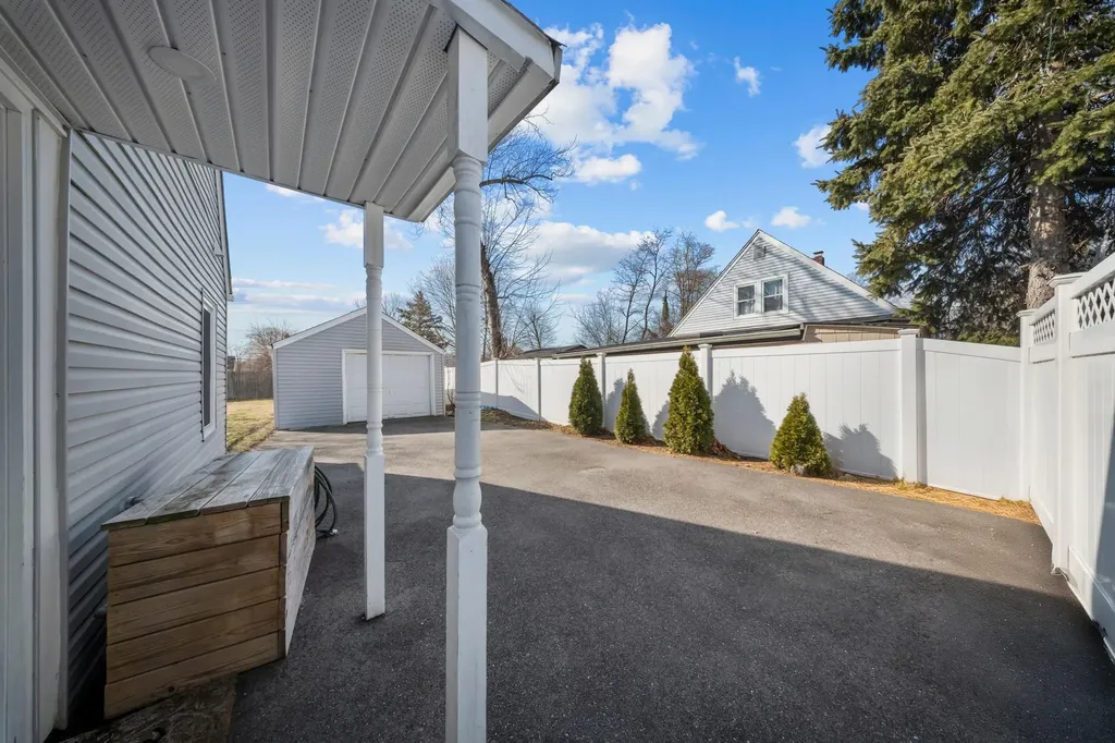 20 Anne Lane Central Islip NY 11722