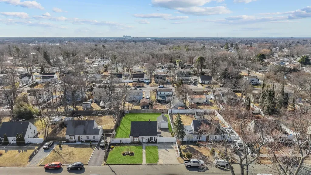 20 Anne Lane Central Islip NY 11722