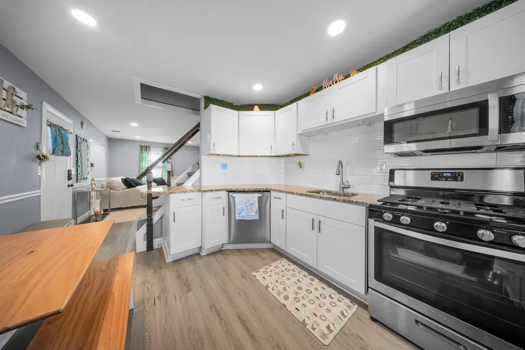 20 Anne Lane Central Islip NY 11722