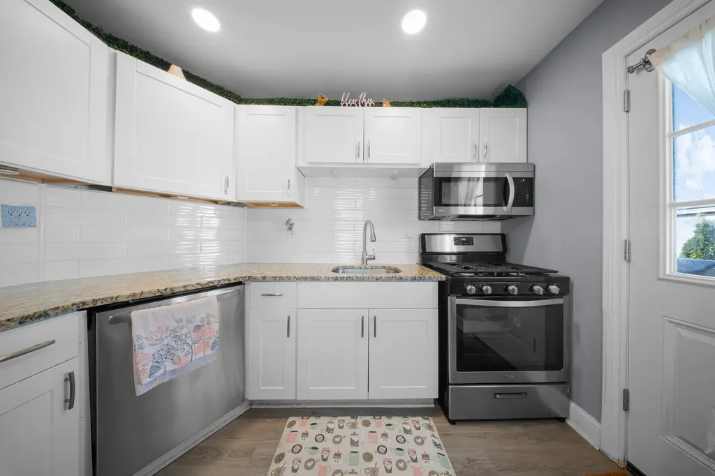 20 Anne Lane Central Islip NY 11722