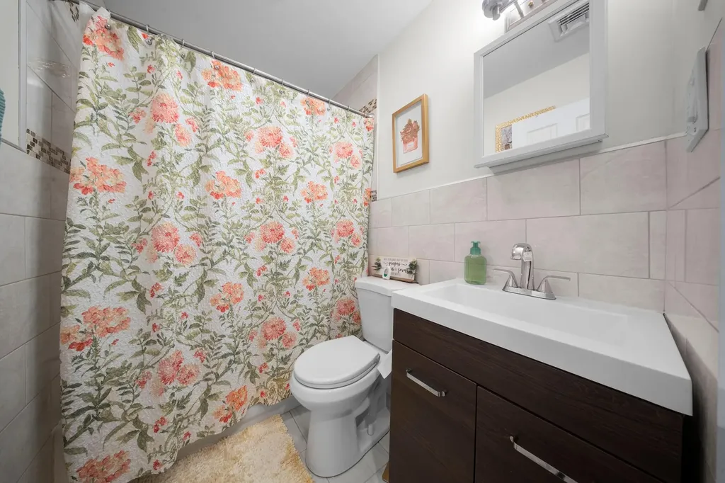 20 Anne Lane Central Islip NY 11722