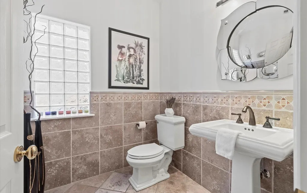 98 Sagamore Drive Plainview NY 11803