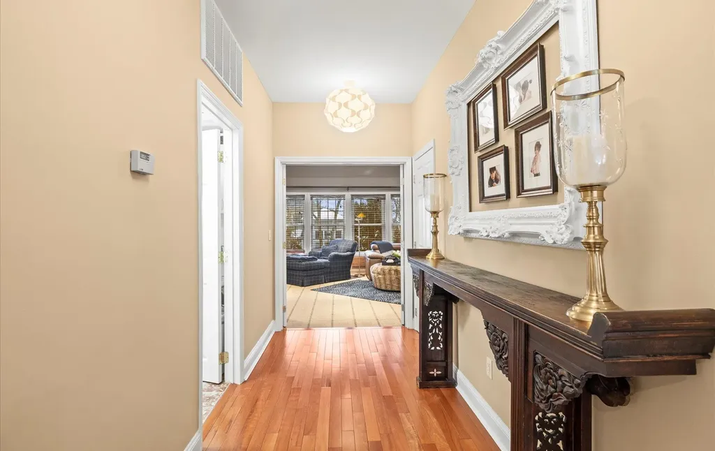 98 Sagamore Drive Plainview NY 11803