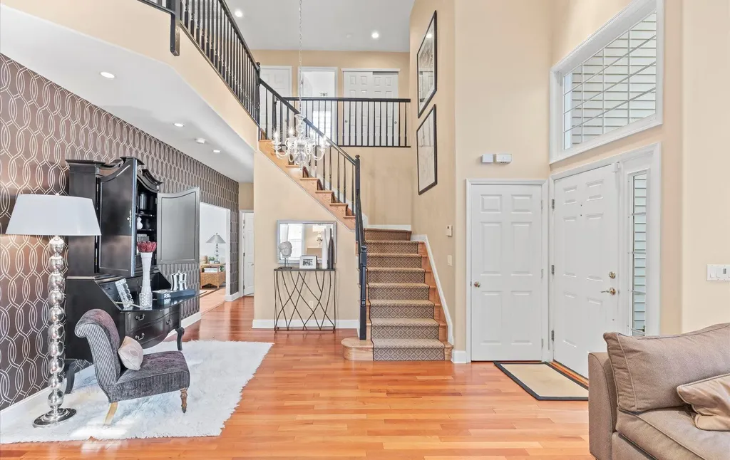 98 Sagamore Drive Plainview NY 11803