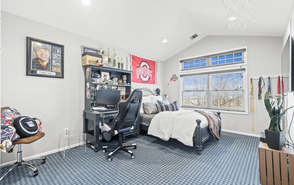 98 Sagamore Drive Plainview NY 11803