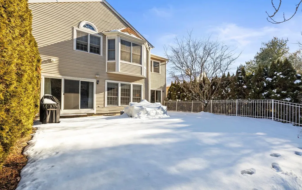 98 Sagamore Drive Plainview NY 11803