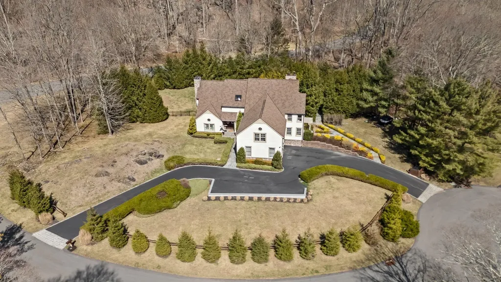 2 Apple Orchard Lane Bedford NY 10506