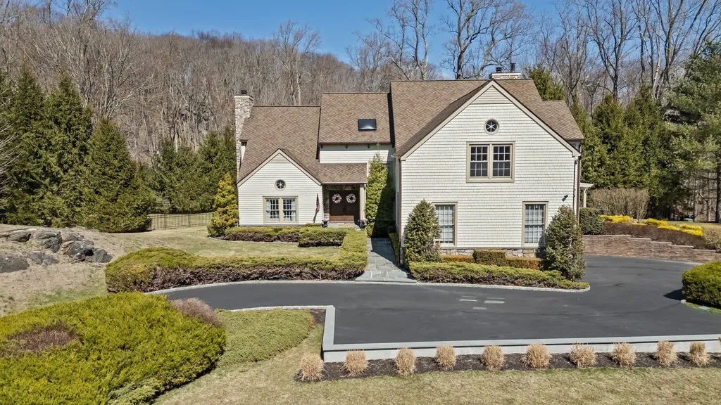 2 Apple Orchard Lane Bedford NY 10506