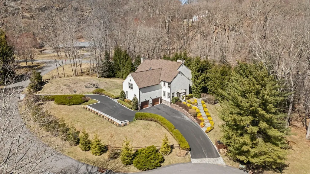 2 Apple Orchard Lane Bedford NY 10506