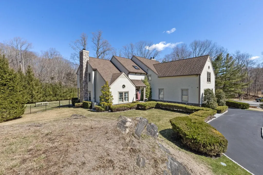 2 Apple Orchard Lane Bedford NY 10506