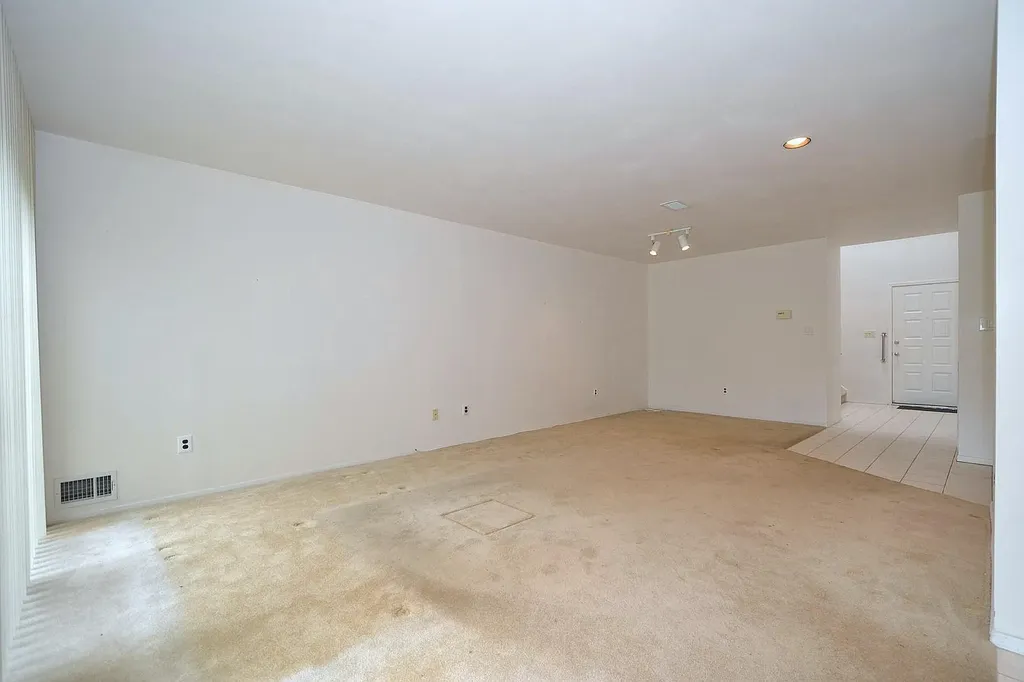 63 Northgate Circle Melville NY 11747