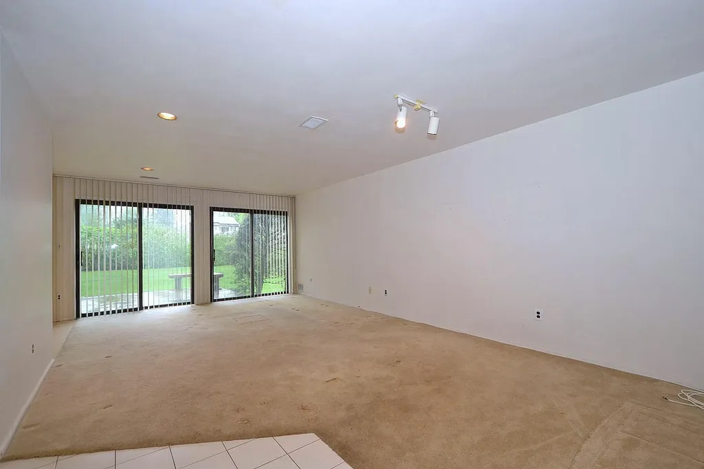 63 Northgate Circle Melville NY 11747