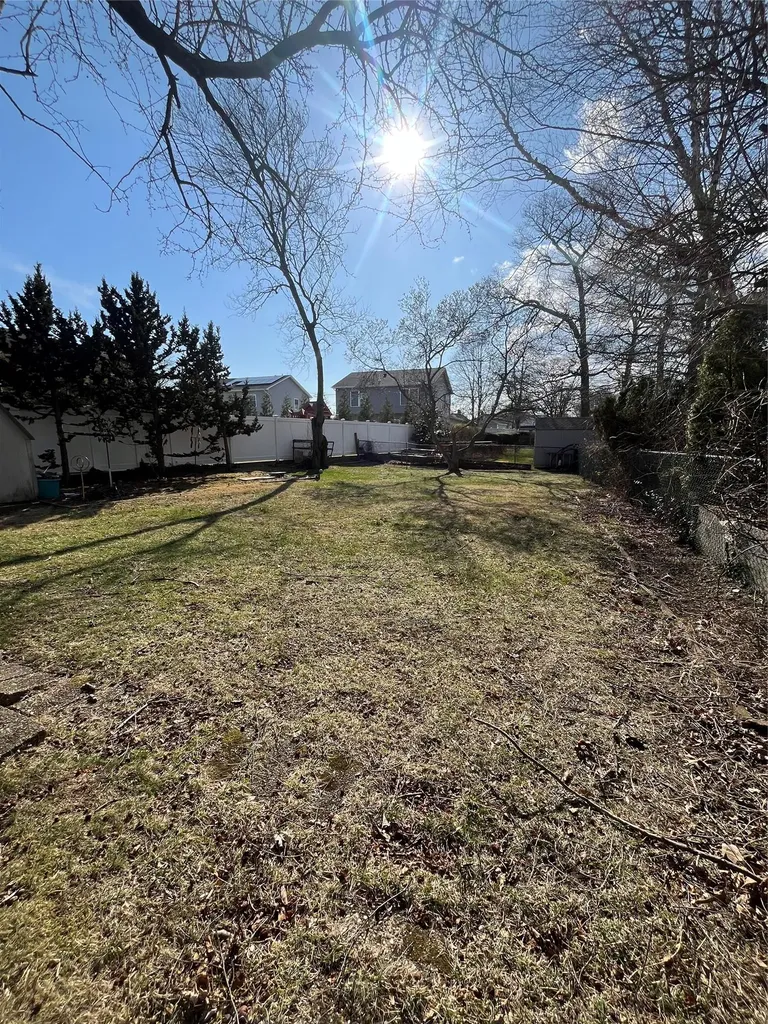 104 Ralph Avenue Babylon NY 11702