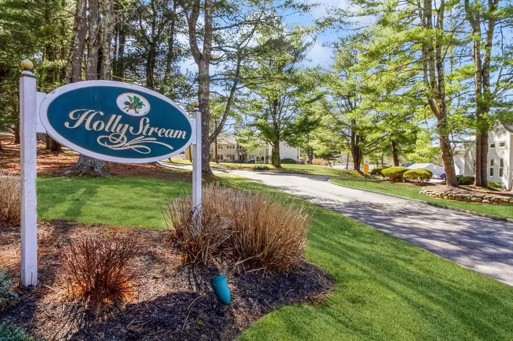 802 Holly Stream Court Brewster NY 10509
