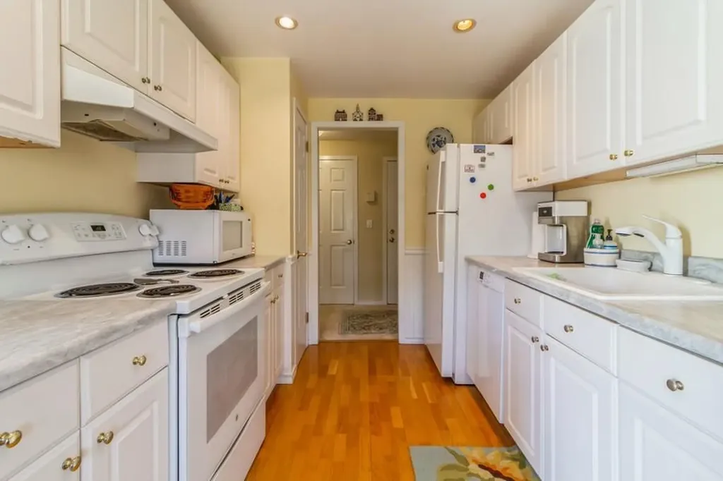 802 Holly Stream Court Brewster NY 10509