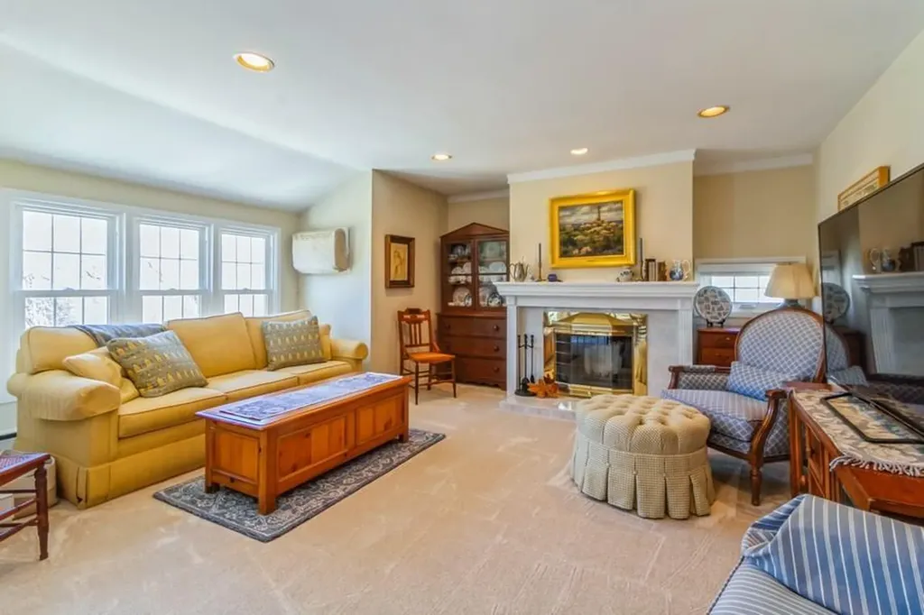 802 Holly Stream Court Brewster NY 10509