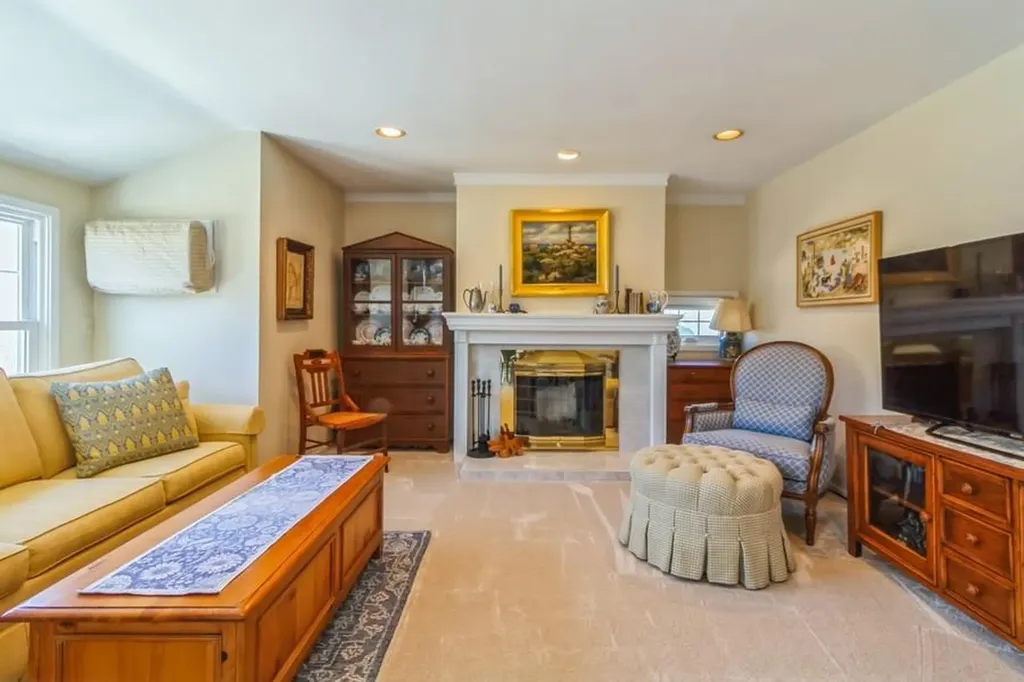 802 Holly Stream Court Brewster NY 10509