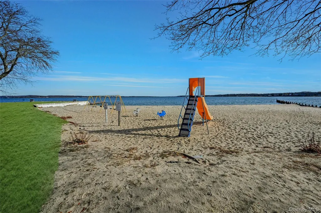 425 Old Shipyard Lane Southold NY 11971