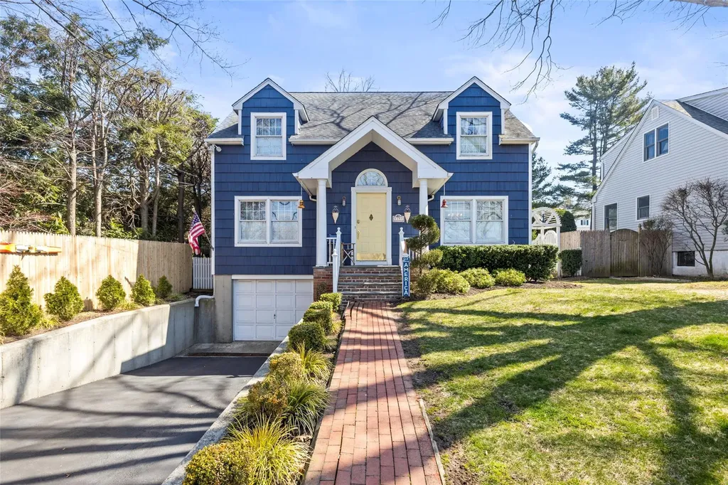 39 Baldwin Boulevard Bayville NY 11709