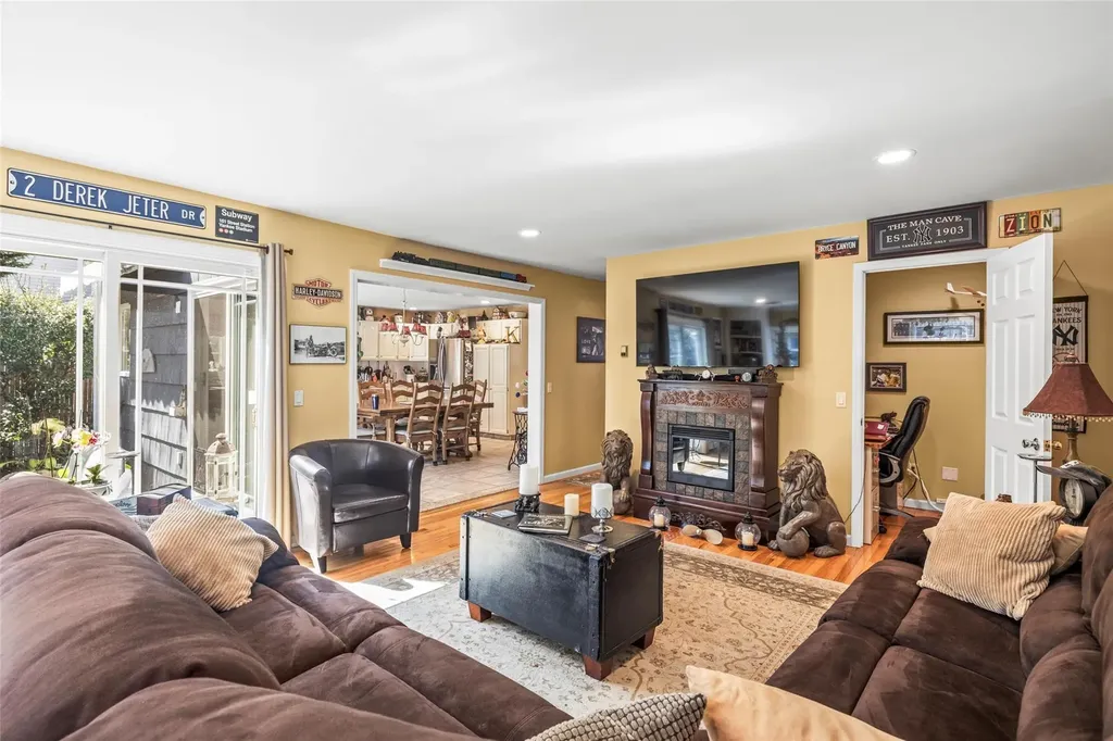 39 Baldwin Boulevard Bayville NY 11709