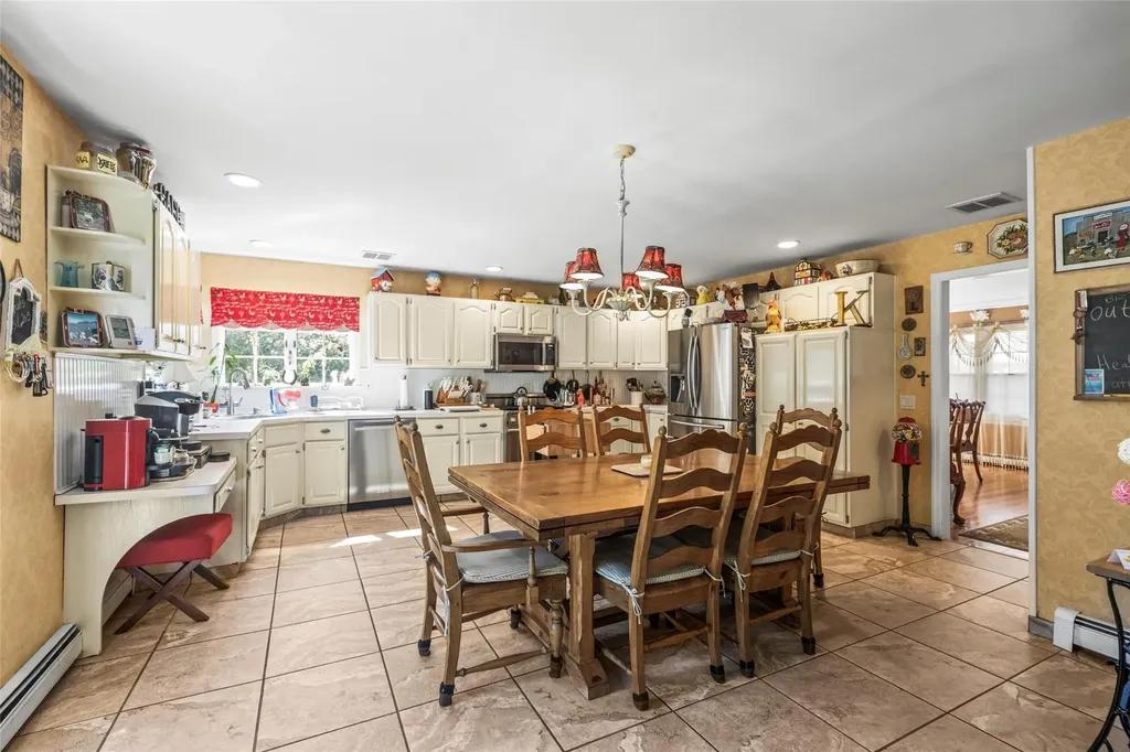 39 Baldwin Boulevard Bayville NY 11709